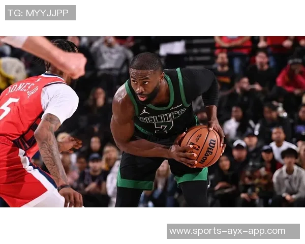 杰伦布朗本赛季表现惊艳场均301分63篮板5助攻真实命中率超60